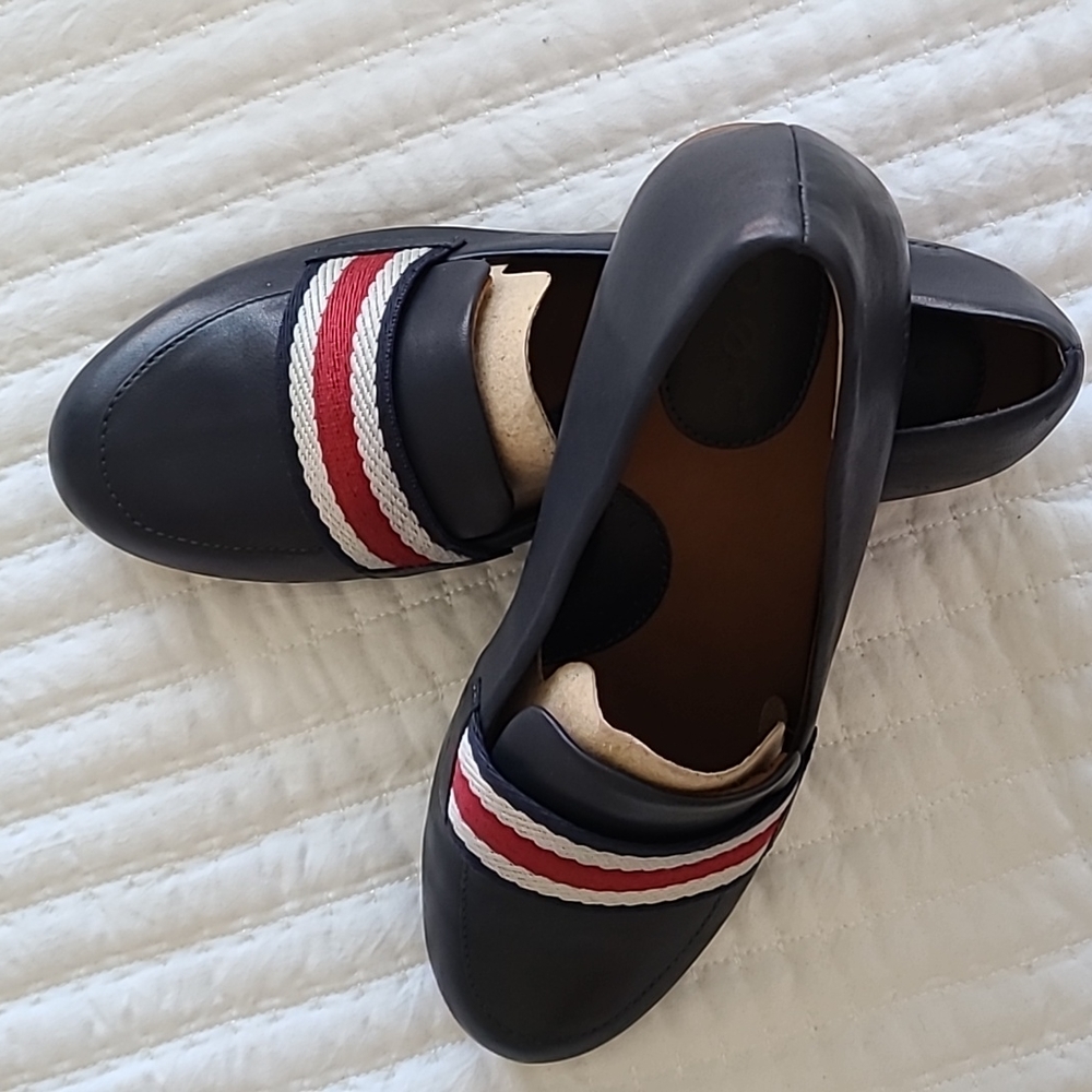 Boc navy blue loafers